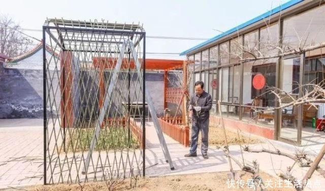 旧农舍改造成花园，一年四季花开不断，邻居看了羡慕的不得了！