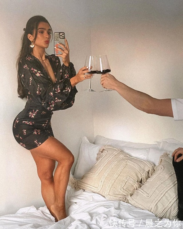 硬照|前凸后翘,马甲线,健身博主晒硬照,腰臀比让人羡慕,3步get同款