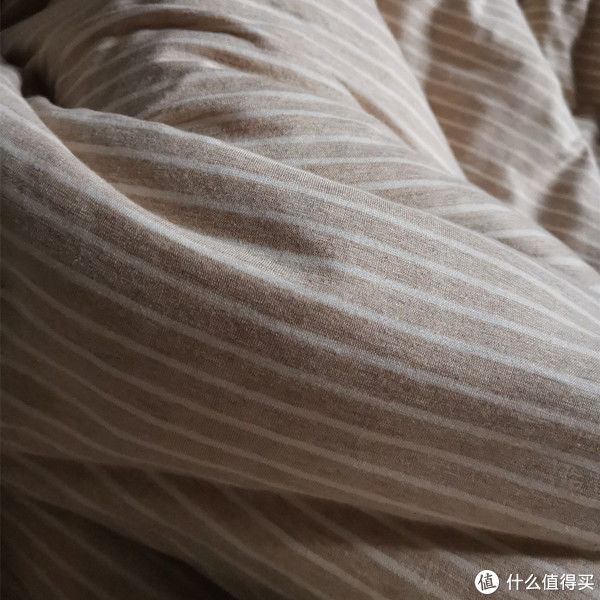 静电|为什么屋子明明是密闭的，家里仍然有很多“毛毛”？该怎么清理？