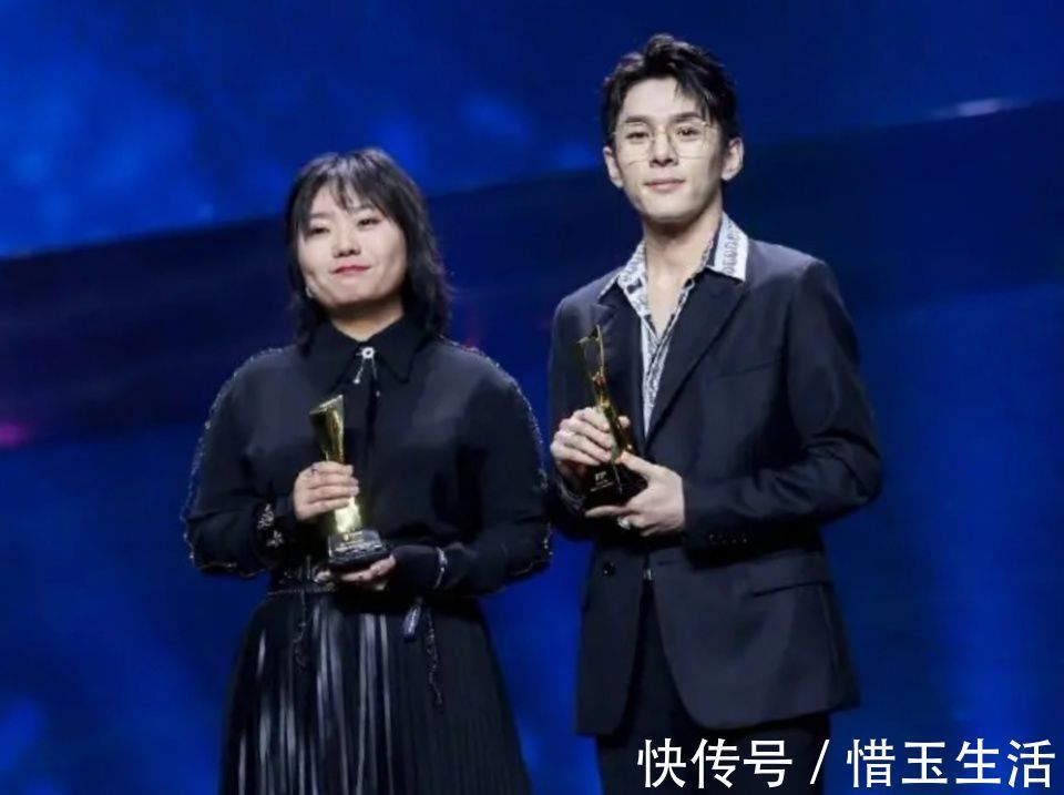 |时尚先生同姓兄妹羡煞旁人?李雪琴搞笑,李佳琦努力