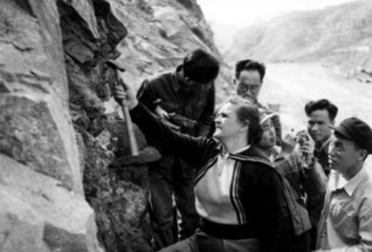 为啥|中国与苏联为啥会从曾经的好友，最终走向对立面