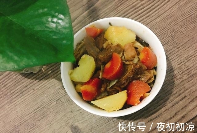 胡萝卜|冬天吃此道菜,专治手脚冰凉,多吃一些也不胖!