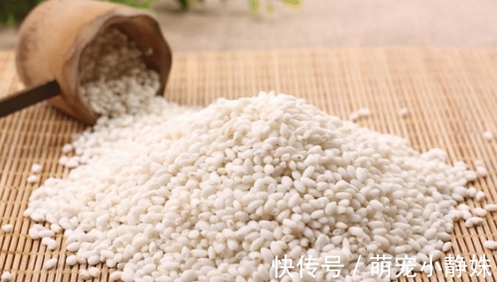 大黄米|秋天，别错过这零食，比吃面包强，几块钱做一盘，香甜软糯不粘牙