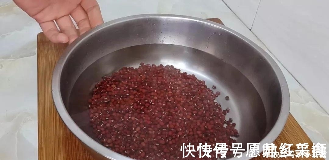 红薯这样做才最好吃,一蒸一切,比豆沙糕都好吃,一口一个真解馋