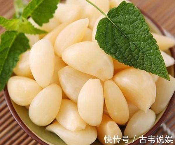 枕头|睡前在床边放几掰大蒜,不出一月,身体会收获3大喜人变化!