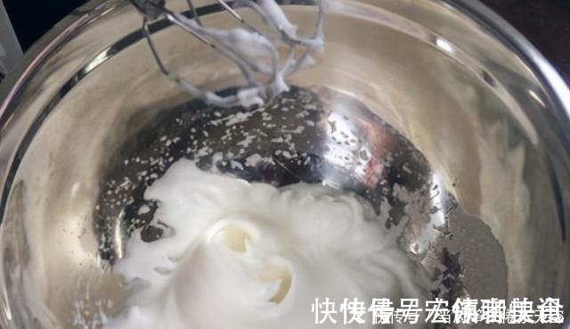 冬天,女人要多吃黑芝麻,简单一蒸暄软香甜,我隔两天就要吃一次