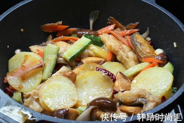 干锅鱼|海边人做鱼太香了，我一周吃三次，雷打不动，碗底汤汁都不放过