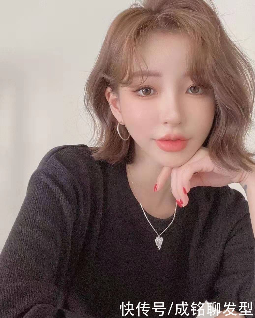 短发|别再剪内扣了,今年流行墨鱼头、小翘尾和直短发,甜美可爱显脸小