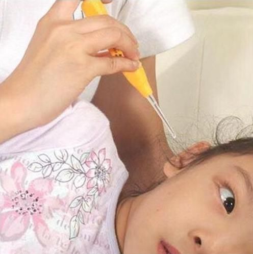 医院|4岁女儿总要妈妈帮挖耳朵,但也挖不出东西,去了医院才真相大白