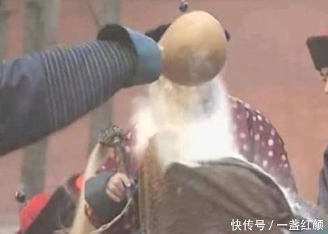 康熙杀苏麻喇姑前,太监为啥要往她头上倒石灰原因你可能想不到!