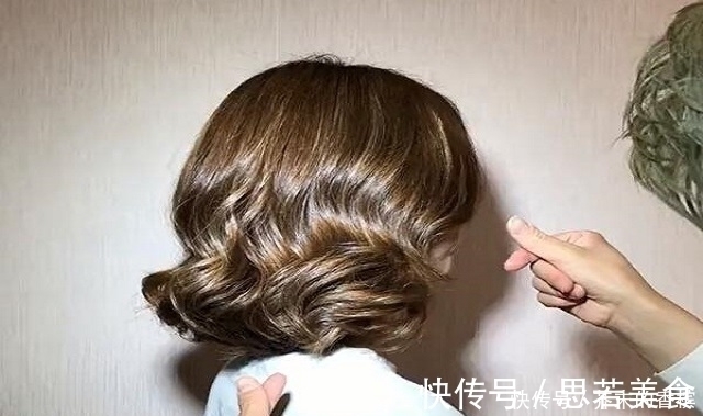 有色彩 一个20年发型师的忠告:头发齐肩烫后迷人,内扣大气!左右都好