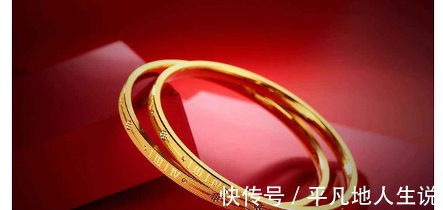 金手镯 实心金手镯40克大吗!