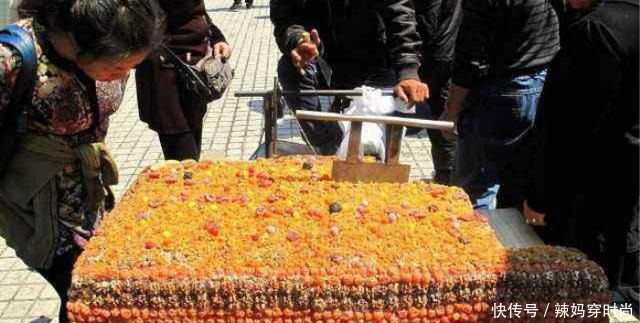 奢侈|中国最奢侈4种街边小吃,切糕上榜,图5月薪过万也吃不起!