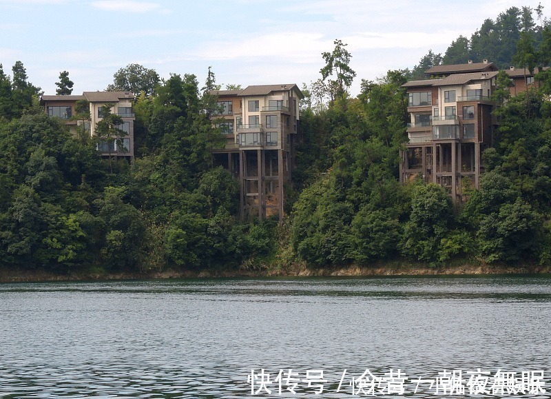 居住|为何很多人从别墅搬回高层和多层，内行人道出别墅3大“硬伤”