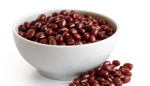 年紀(jì)不大，臉色卻挺黃？拒絕做“黃臉婆”，可以多吃6種食物