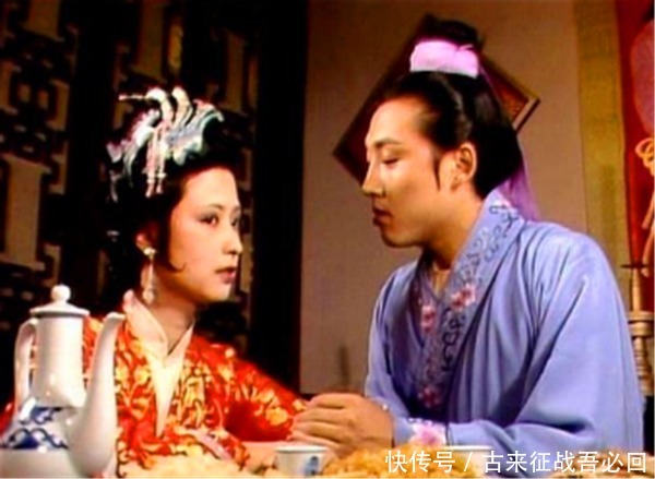 其实,《红楼梦》的作者已经再三暗示:贾琏可能是皇帝