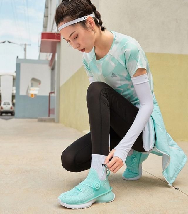 qu|五双国产“性价比王者”跑鞋推荐 !现在200块钱就能入手!