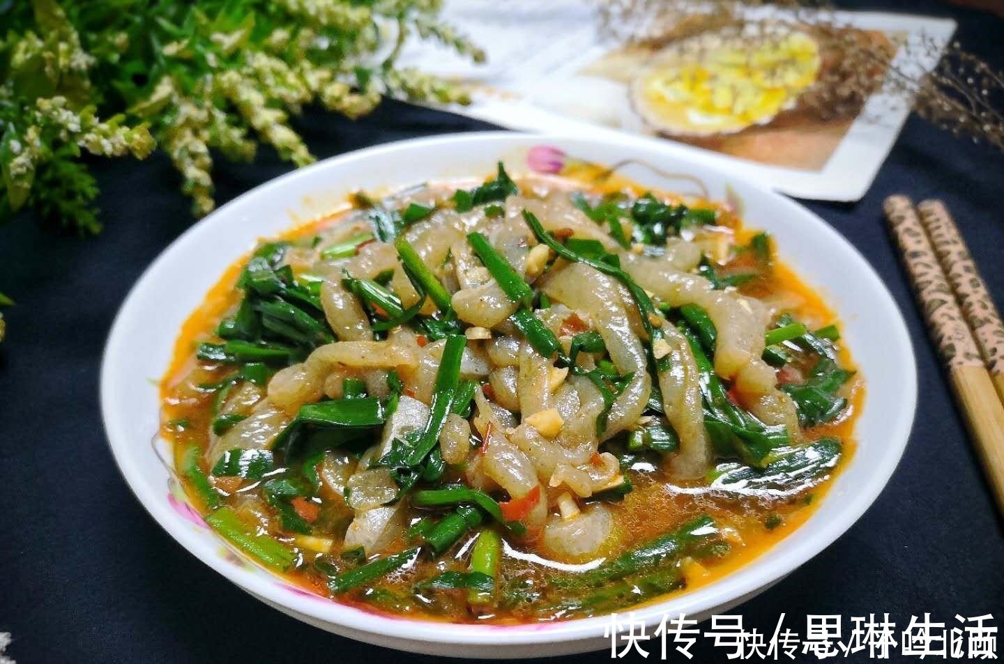 孩子|韭菜和它是天生一对,简单一炒,鲜美可口又滑爽,上桌孩子盯着抢