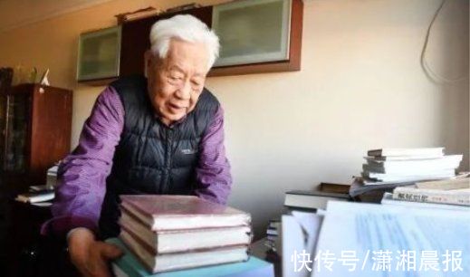 央视网|央视网评：老教授状告中国知网，“借鸡生蛋”生意该改改了