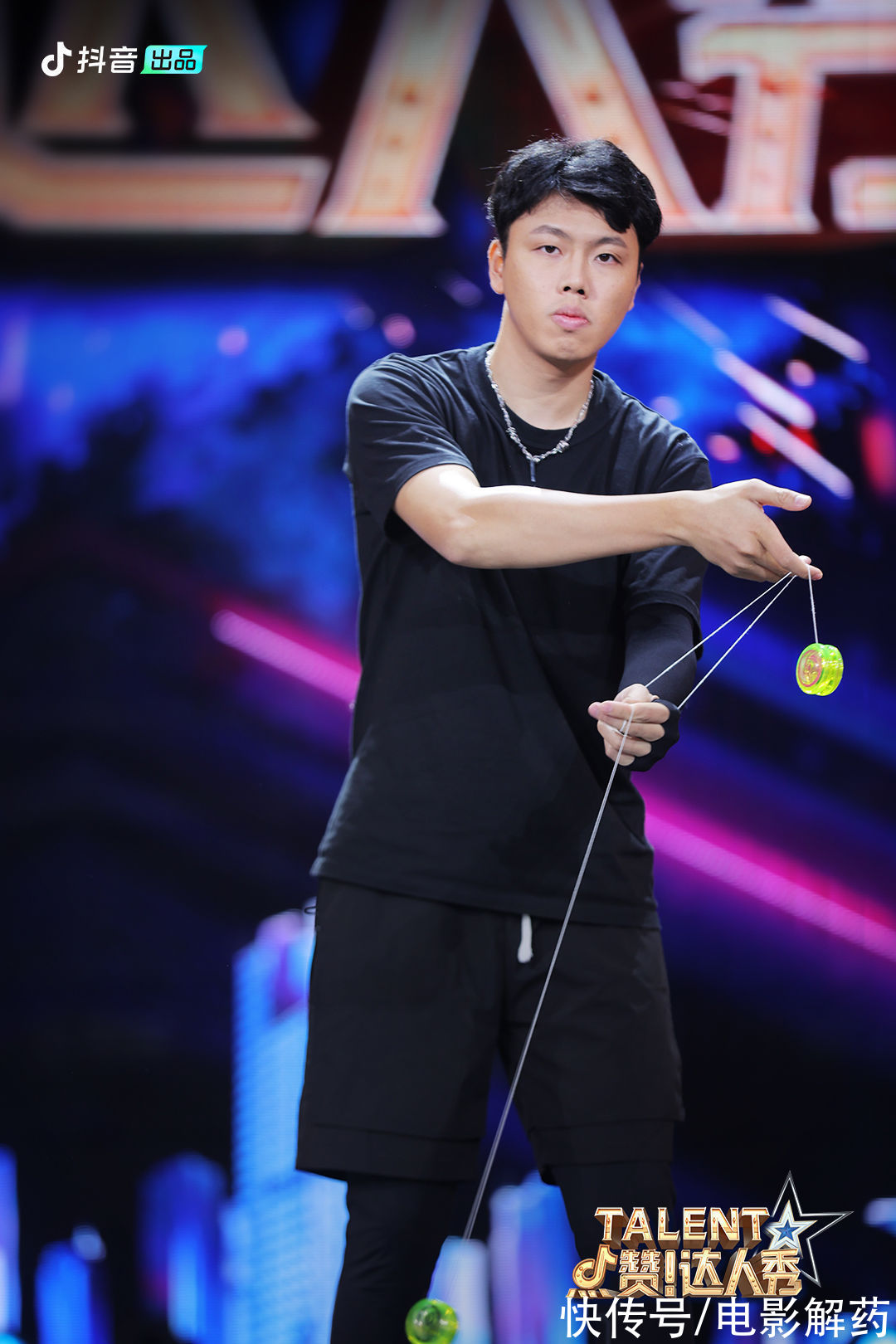 又一檔正能量綜藝來襲！《點(diǎn)贊！達(dá)人秀》為草根提供圓夢舞臺