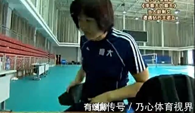特制|郎平的特制椅子让人泪崩,60岁还想当陪打