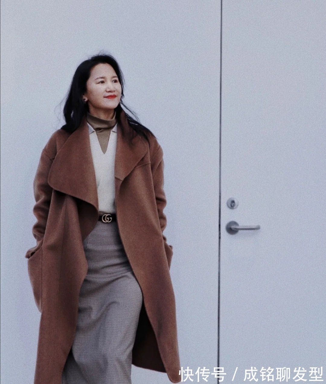 选用 这位55岁的中年妈妈,穿衣搭配不输40岁的女人,时尚减龄又养眼