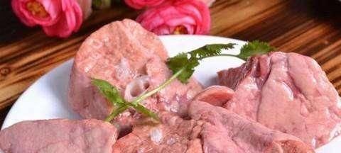买猪肉时,这2块部位不要买,特别是第一种,对身体危害很大