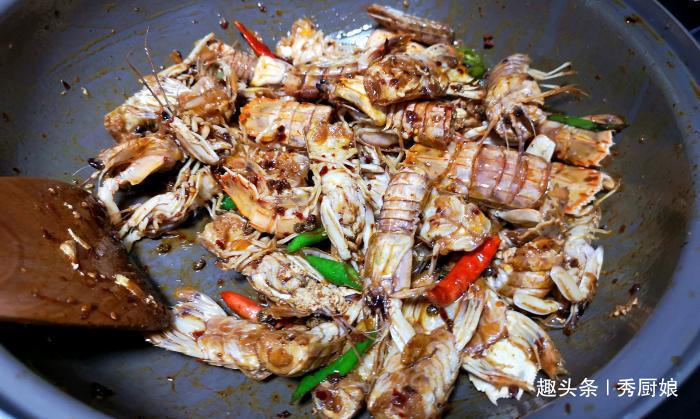 小叔子第一次带女友回家过年，嫂子做一桌好菜来招待，看看丰盛吗