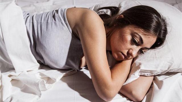 钙质|女性四十五岁后,身体若满足4种情况,提醒你准备迎接更年期吧