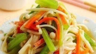 每天晚上多吃几种食物，排毒养颜，滋润皮肤，有益健康