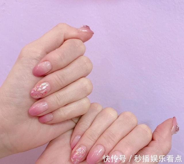 浪漫|浪漫的樱花季到了,赶快来跟女神们,get浪漫的仙女美甲吧