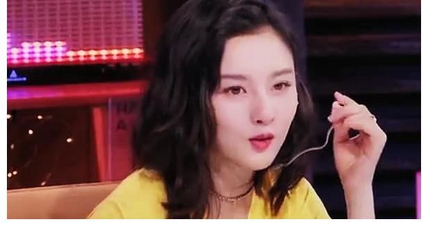马子佳|马子佳抛弃洪成成，宋祖儿“预言成真”：他只想给世界女孩一个家