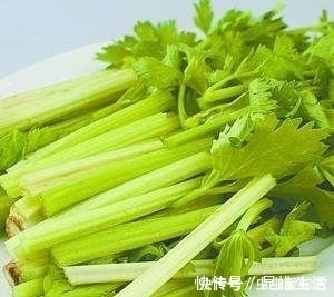 芹菜|芹菜和此物一起煮，睡眠好了，气血足了，血管畅通无阻