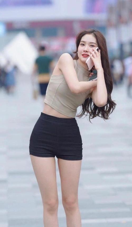 街拍 一枚活泼可爱的小姐姐,魅力远胜都美竹了吧?