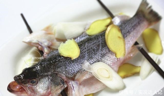清蒸鱼,鲜嫩好吃不长肉,花几分钟学会,以后就是自己的拿手好菜!