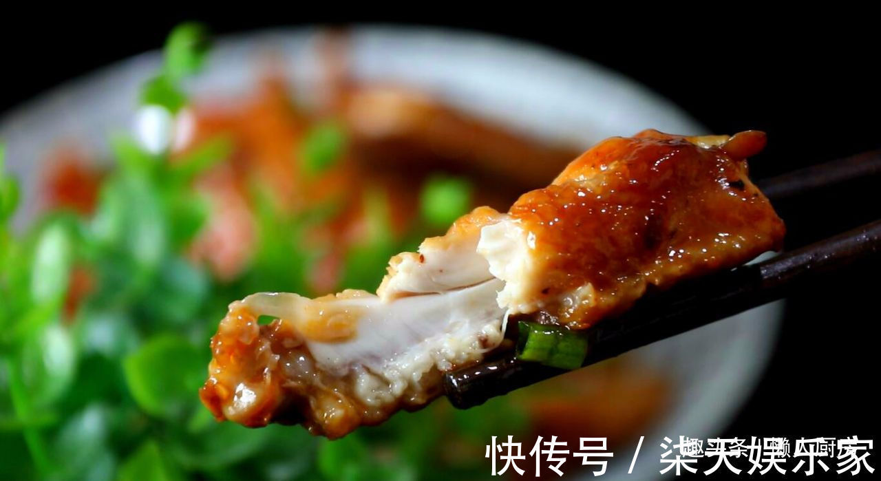 不放油炸,不用油煎,学会鸡翅的新做法,好吃到吮指,皮滑肉嫩