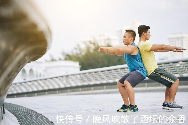 上班族|不论男女,每天坚持50个深蹲,一个月后,3件喜事可能会悄悄降