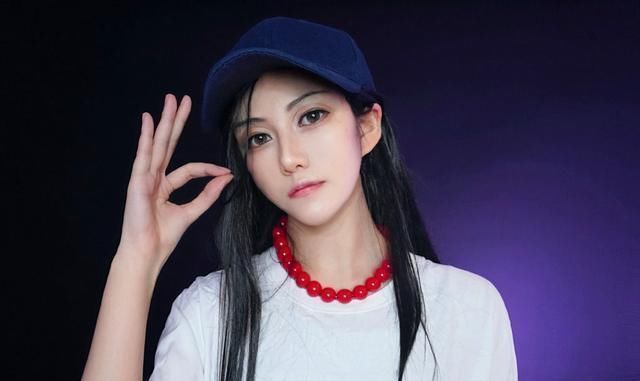 蛊毒|一人之下:大神同时COS男女角色,冯宝宝本人出装,小师叔太气质