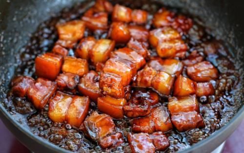 炒糖色,用水还是用油?区别挺大的,学会详细做法,红亮不发苦