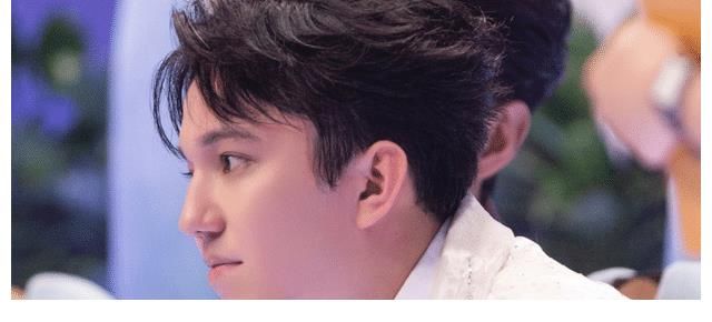 《追光吧》初舞台全曝光，刘也唱跳很稳，尚九熙唱二手玫瑰的作品