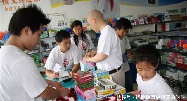 孩子的橡皮|小学生经常嚯嚯的3类文具,第2种下场“最惨”,经常被大卸八块