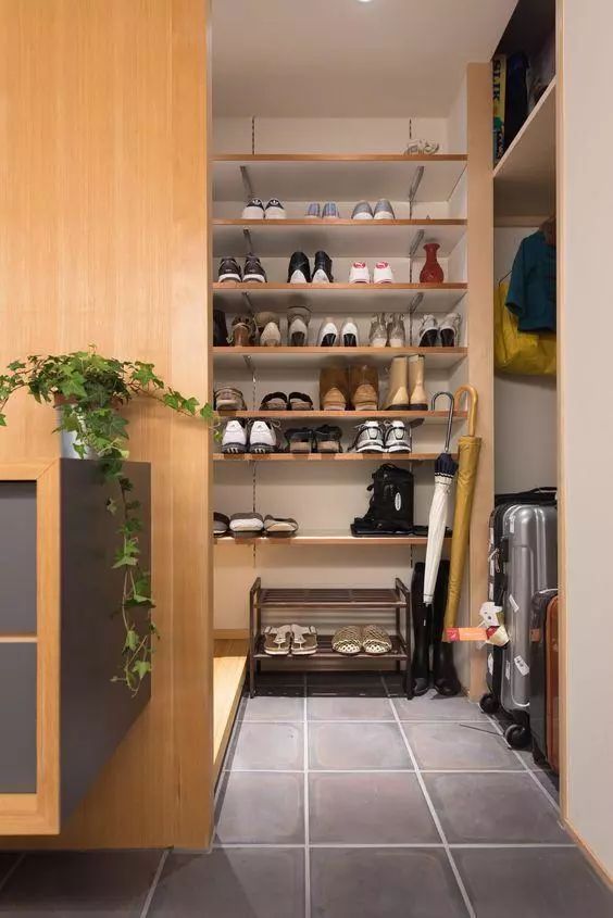 鞋凳|玄关做成下沉式,哪怕面积再小都能坐着换鞋,漂亮实用,家里还没灰!