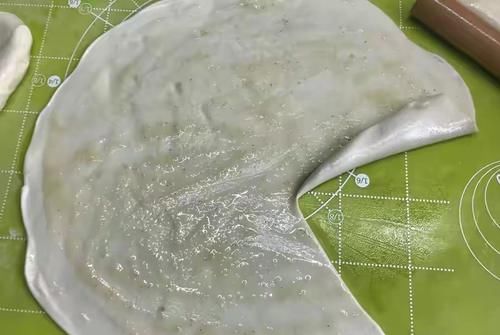 面点师|怎样烙饼才能不硬？关键在于和面，面点师教你1招，凉了也不硬