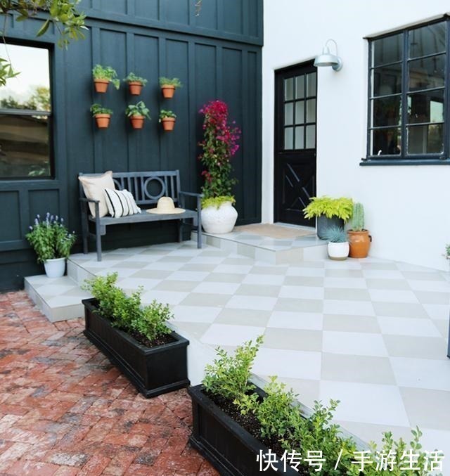 翻新|有个50㎡的大院子真是奢侈,种几棵树铺上草坪,带着孩子撒欢儿!