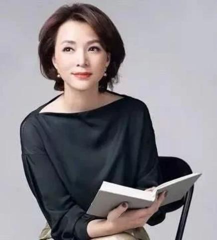 韩红当面怒批董卿“啥也不懂别乱说”，董卿的回复，观众沸腾了