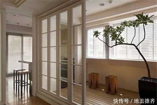 灰尘|家中阳台不要装推拉门了,装这种更实用个性,不得不感叹太聪明了