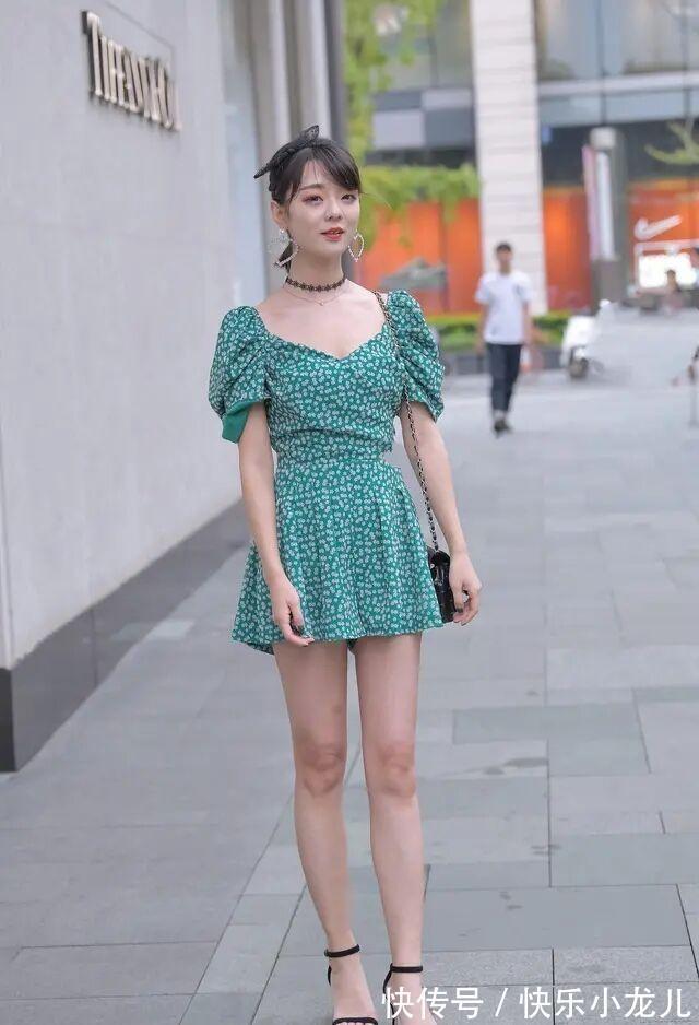 灯笼裙 吊带裙既清新又美丽,素雅干净不俗套,很有时尚气质