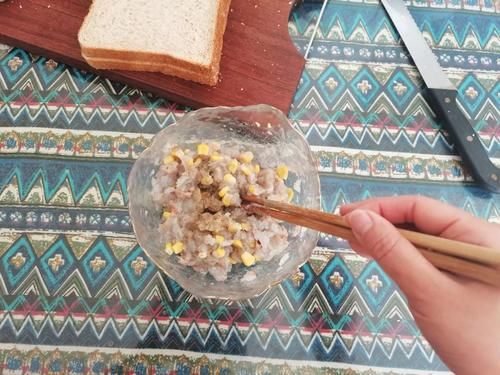  大蜜食堂｜巨好吃的蒜香面包虾～get吐司虾滑新吃法