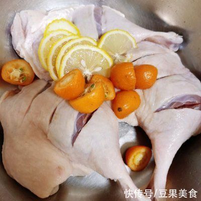 大人小孩都爱吃的鲜果烤鸭腿，学起来