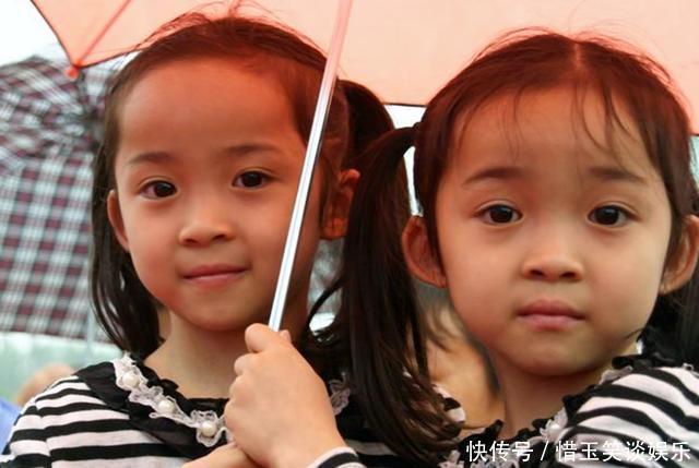姥姥|双胞胎姐妹,一个南方奶奶带,一个北方姥姥养,多年后的差距明显